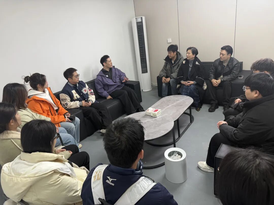 見證回響 從講臺到行業的最后一片靈感圖景——校友企業參訪札記