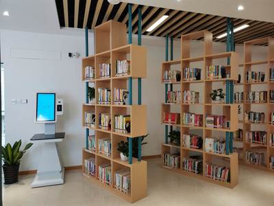 智慧書屋 自助辦證機開啟圖書館服務新篇章